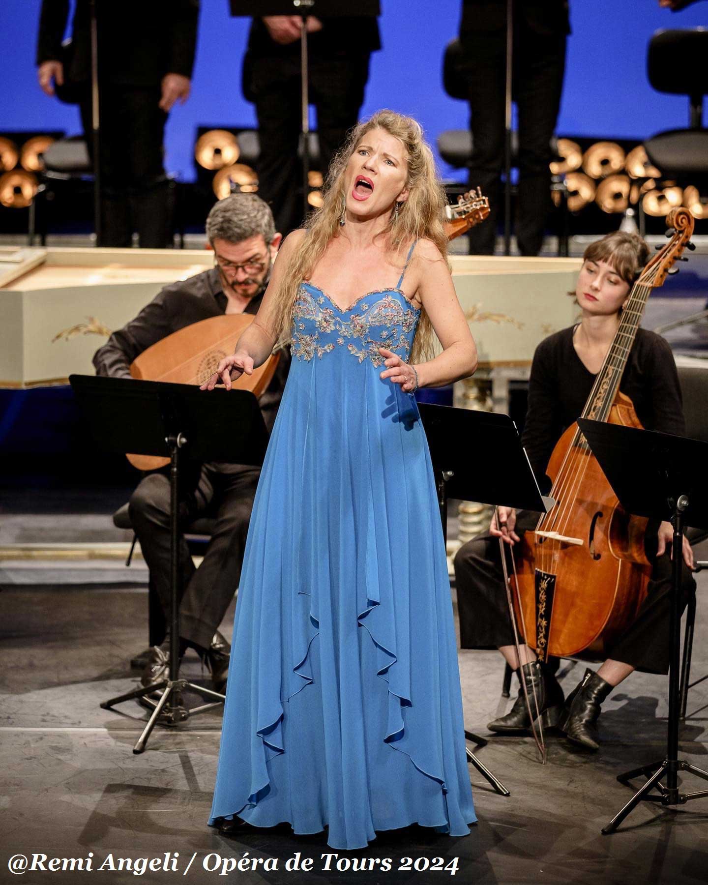 Anne-Sophie Honor&eacute; - Soprano