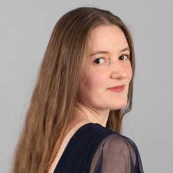 Soprano : Julia Jeanne-Bianchi – More Artists Management